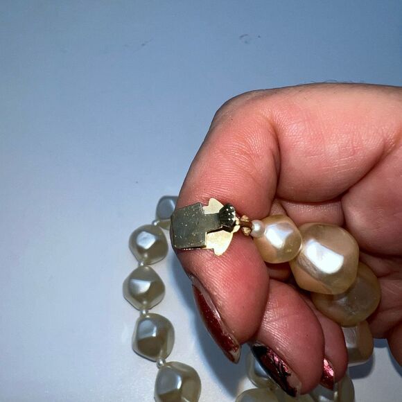 Vintage Strand of Faux Pearls - Picture 6 of 8
